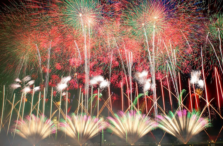 大曲の花火　桟敷　1人分✨ 大曲の花火』の桟敷席がほぼ100%とれる！？直接販売に行くポイント