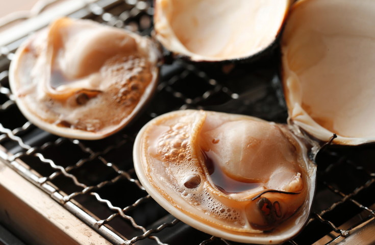 焼きたて、アツアツの新鮮な海の幸が食べられるのが魅力！