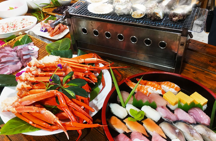 ズワイガニ・海鮮浜焼き・寿司が食べ放題(イメージ)